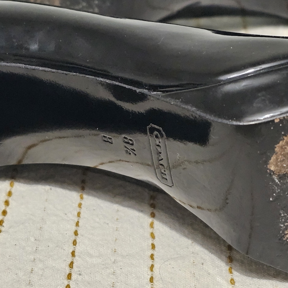 COACH Black Patent pumps - Picture 5 of 10